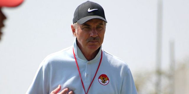 Alfred Riedl Selangkah Lagi Kembali Tangani Timnas Indonesia Alfred Riedl Selangkah Lagi Kembali Tangani Timnas Indonesia
