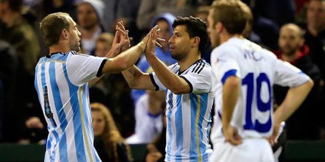 Review: Aguero Dua Gol, Argentina Bungkam Bosnia