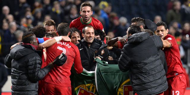 Highlights Playoff WCQ 2014: Swedia 2-3 Portugal