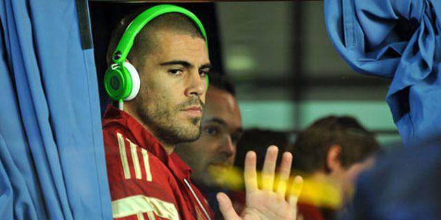 Valdes Kembali ke Barca Bawa 'Hadiah' Cedera Valdes Kembali ke Barca Bawa 'Hadiah' Cedera