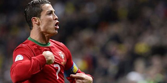 Hat-trick Ronaldo Buatnya Diunggulkan di Ballon d'Or