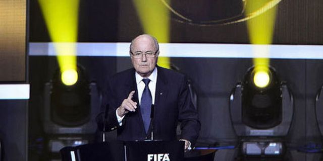 Ronaldo Cueki Telepon Blatter?