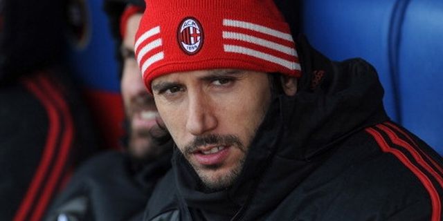 Dua Pemain Milan Cedera