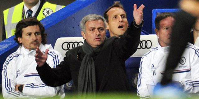 Mourinho Ejek Permintaan Maaf Wasit Riley