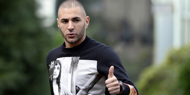 Buru Benzema, Arsenal tak Merasa Disaingi Chelsea