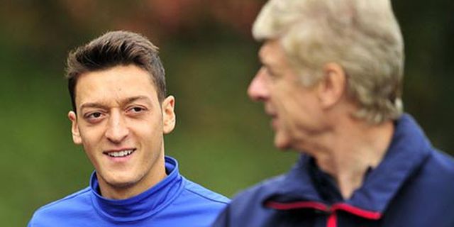 Wenger: Ozil Masih Bisa Lebih Hebat Lagi Wenger: Ozil Masih Bisa Lebih Hebat Lagi