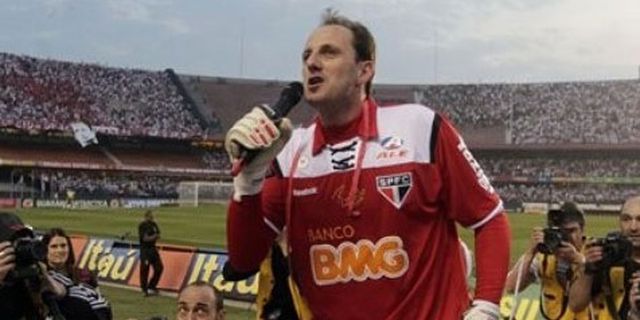 Rogerio Ceni Pecahkan Rekor Pele