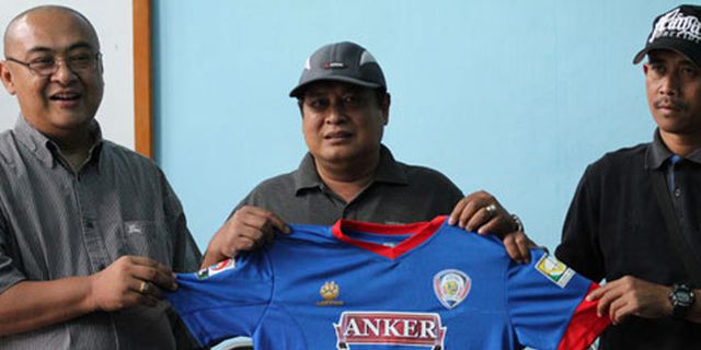 Ini Dia Pelatih Pengganti Rahmad Darmawan di Arema