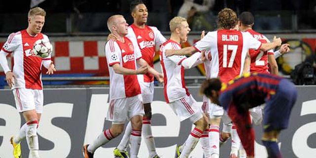 Review: Barca Keok di Kandang Ajax