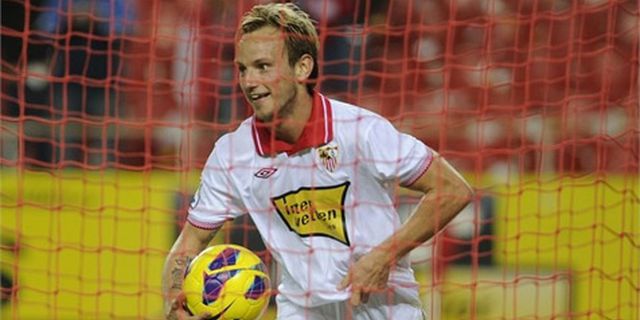 United dan Chelsea Rebutan Ivan Rakitic United dan Chelsea Rebutan Ivan Rakitic