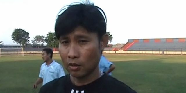 Selangkah Lagi Eduard Tjong Latih Persela Selangkah Lagi Eduard Tjong Latih Persela