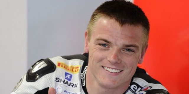 Jatuh di Uji Coba Moto2, Sam Lowes Cedera Bahu