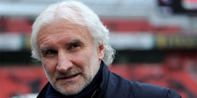 Rudi Voller Dilarikan ke Rumah Sakit