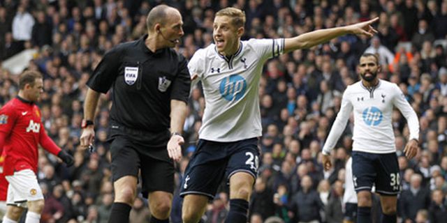 AVB Kecam Keputusan Wasit Beri Penalti Untuk United