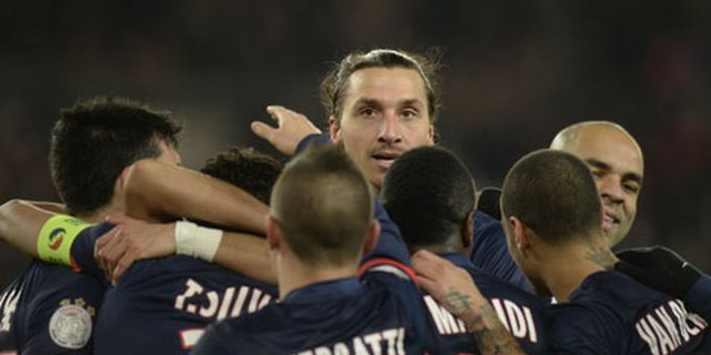 Bus Zlatan Ibrahimovic dkk Dihujani Lemparan Batu