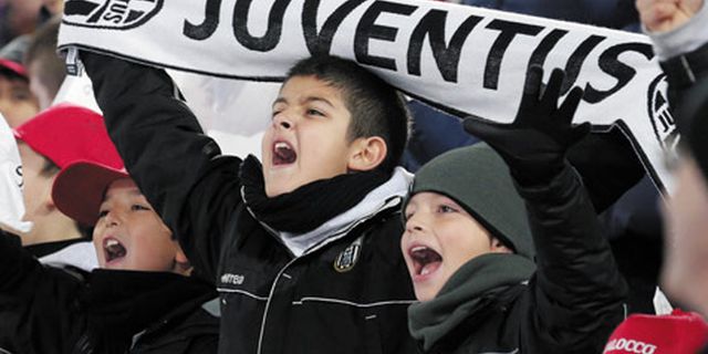 FIGC Denda Juventus Akibat Ulah Diskriminatif Fans Cilik FIGC Denda Juventus Akibat Ulah Diskriminatif Fans Cilik