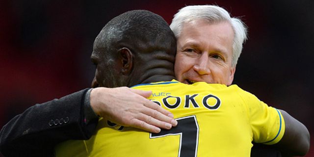 Pardew Girang Hapus Kutukan 41 Tahun Old Trafford