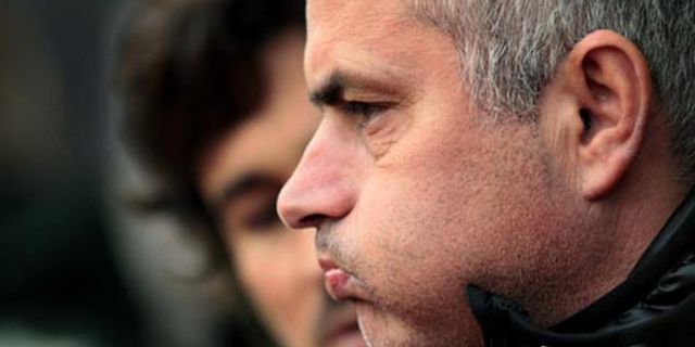 Mourinho: Pertahanan Chelsea Mengkhawatirkan