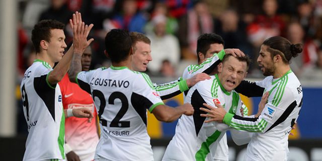 Highlights Bundesliga: Freiburg 0-3 Wolfsburg