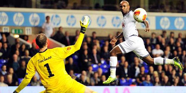 Striker Baru Datang, Defoe Boleh Pergi