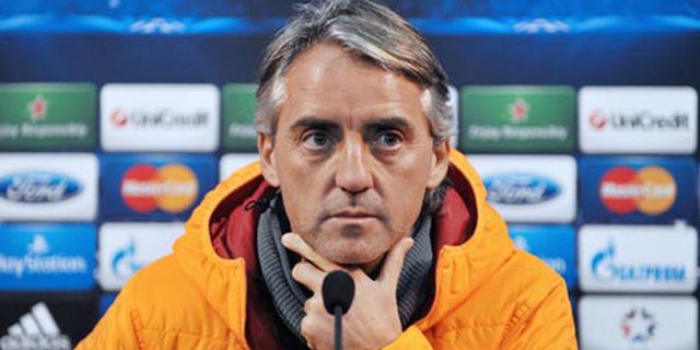 Mancini: Pertandingan Seharusnya Tak Dilanjutkan