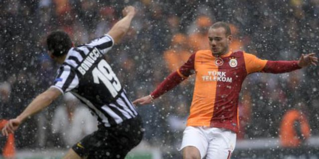 Depak Juve, Sneijder Bahagia 