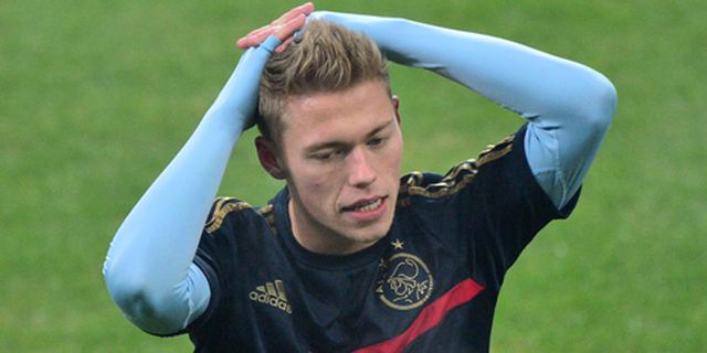 Gelandang Ajax Keluhkan Hukuman Kartu Merah AC Milan