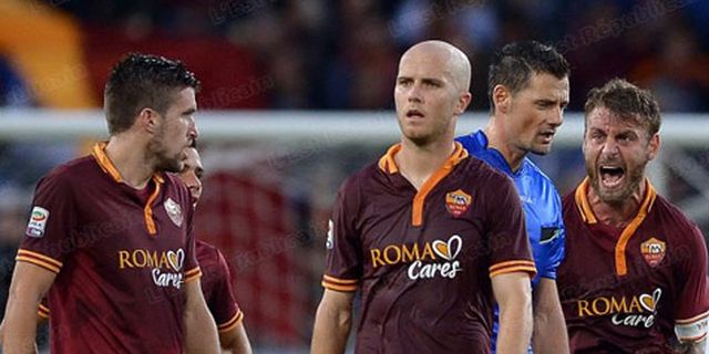 De Rossi: Juventus Dilindungi Wasit De Rossi: Juventus Dilindungi Wasit