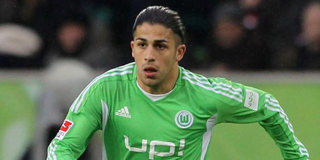 AC Milan Siap Salip Chelsea Untuk Datangkan Bek Wolfsburg AC Milan Siap Salip Chelsea Untuk Datangkan Bek Wolfsburg