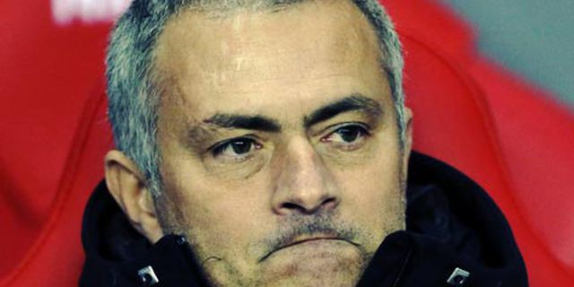 Chelsea Mandul, Mourinho Pun Bingung