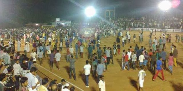 Video: Tribun Runtuh di Stadion India