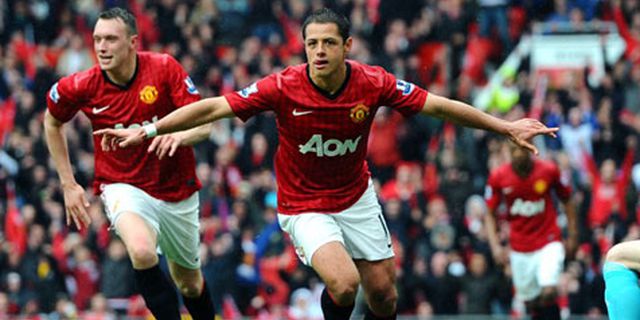 Van Persie Cedera, Man United Tahan Hernandez