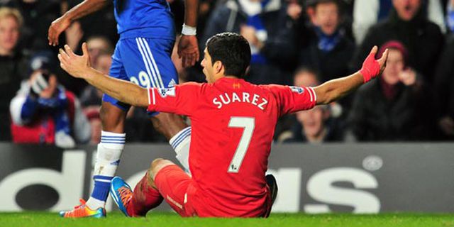 Apakah Suarez Diving? Apakah Suarez Diving?