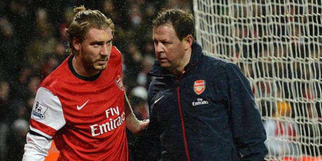 Wenger: Ozil Membaik, Bendtner Cedera