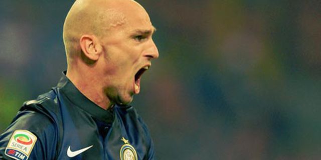 Atasi Problem Lini Tengah, United Lirik Cambiasso