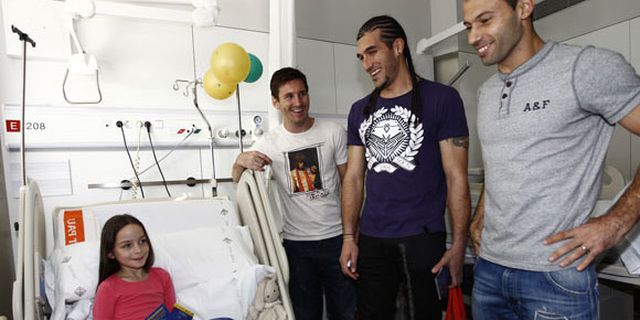 Messi Kembali, Barca Beri Kejutan Istimewa di Rumah Sakit Anak Messi Kembali, Barca Beri Kejutan Istimewa di Rumah Sakit Anak