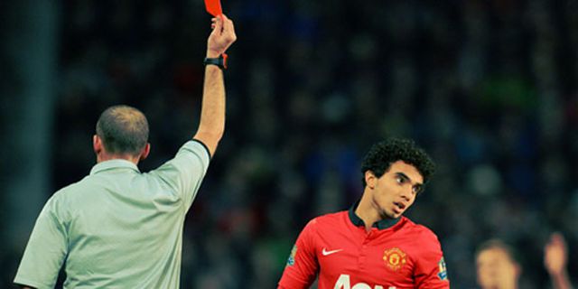 Wasit Mike Dean Anti-Man United?