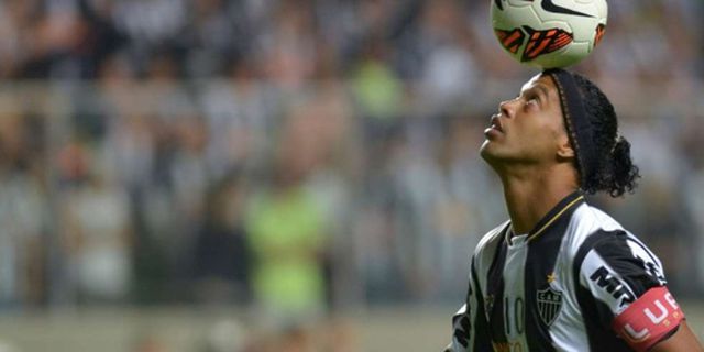 Ronaldinho Perpanjang Kontrak di Mineiro Ronaldinho Perpanjang Kontrak di Mineiro