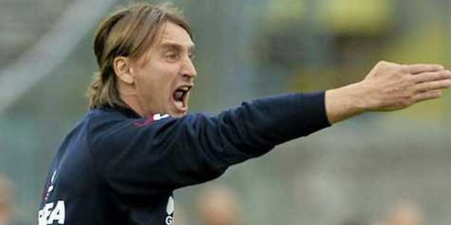Setelah Milan, Livorno Juga Tendang Pelatihnya Setelah Milan, Livorno Juga Tendang Pelatihnya