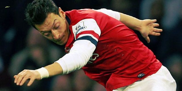 Ozil: Atmosfer Emirates Stadium Tiada Banding