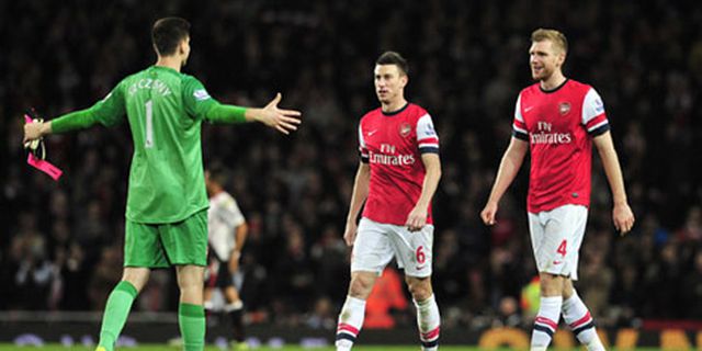 Keown: Mertesacker & Koscielny, Legenda Arsenal Berikutnya Keown: Mertesacker & Koscielny, Legenda Arsenal Berikutnya