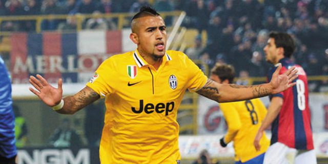 Moyes Prioritaskan Rencana Rayu Vidal Moyes Prioritaskan Rencana Rayu Vidal