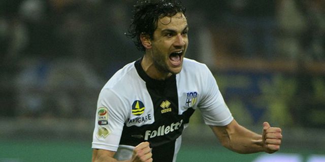 Demi Parolo, Milan Rela Korbankan Saponara