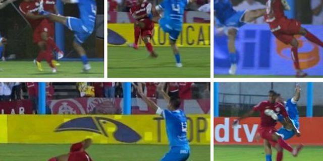 Beri Tendangan Kungfu ke Lawan, Pemain Ini Tak Dapat Kartu Beri Tendangan Kungfu ke Lawan, Pemain Ini Tak Dapat Kartu