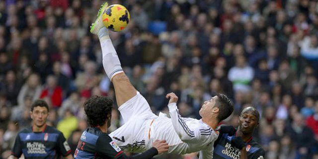 Video: CR7 Nyaris Cetak Gol Salto Spektakuler