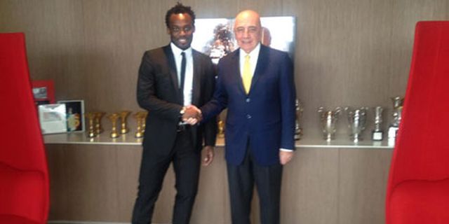 Essien Girang Bisa Gabung Milan