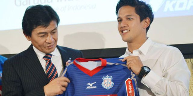 Venforet Kofu Resmi Ikat Irfan Bachdim