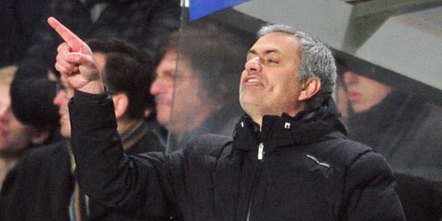 Mourinho: West Ham Mainkan Lima Kiper