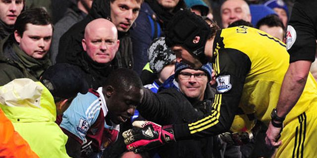 Sapu Angin di Stamford Bridge, Diame Cedera