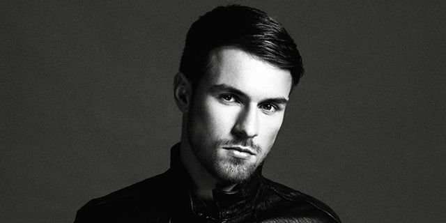 Wenger Peringatkan Ramsey Soal Profesi Foto Model